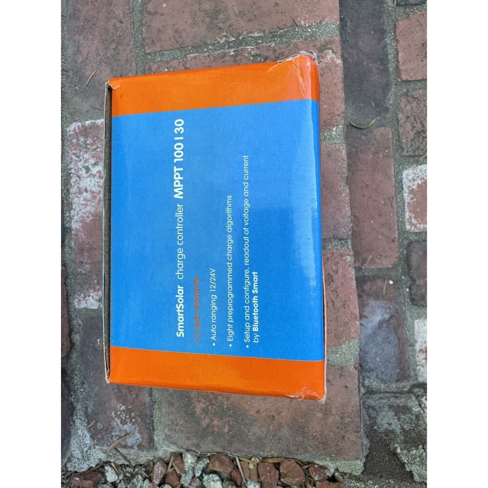Victron Energy SmartSolar MPPT 100|30 Charge Controller New Box - Picture 5 of 5